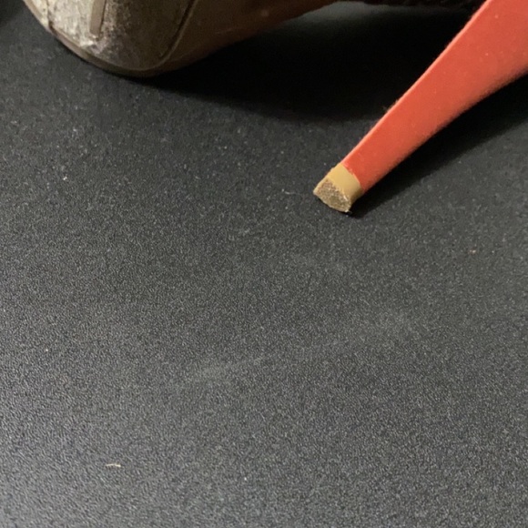 Heels - Picture 6 of 6